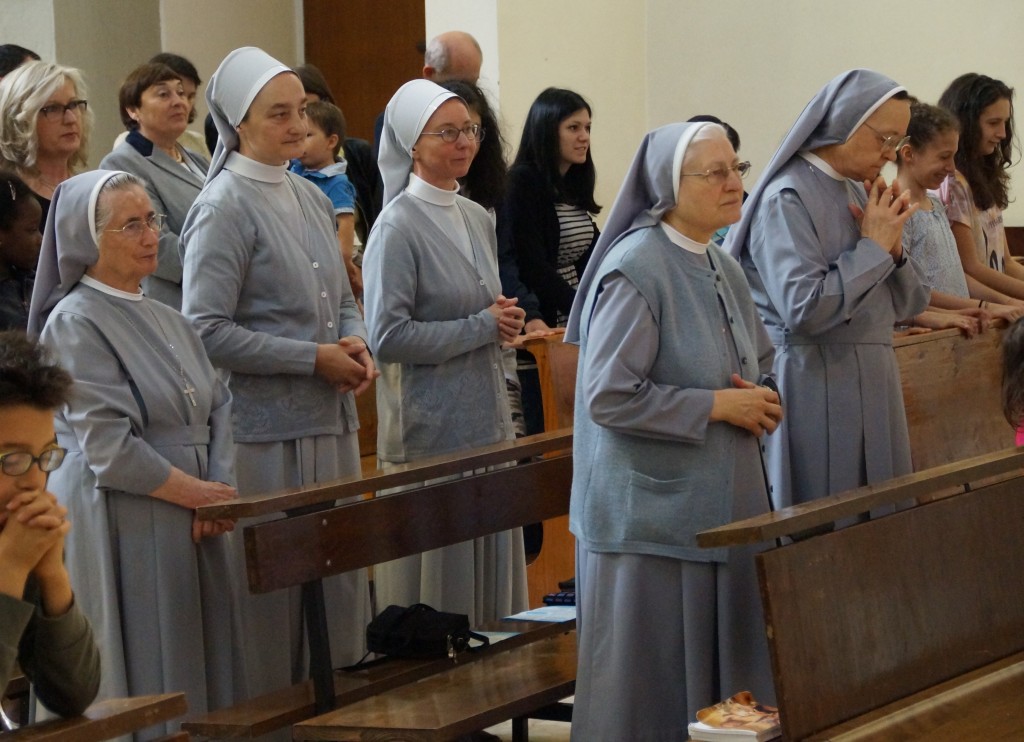Saluto alle Suore Sacramentine: Domenica 31 Maggio 2015