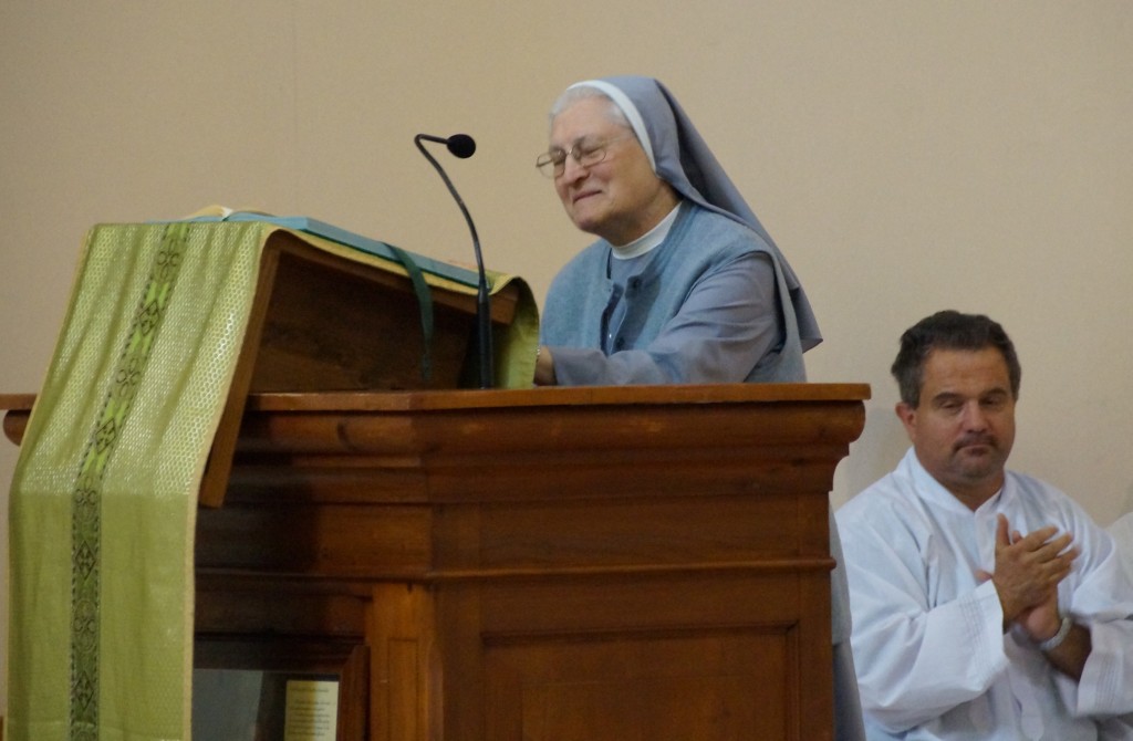 Saluto alle Suore Sacramentine: Domenica 31 Maggio 2015
