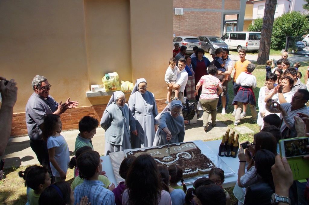 Saluto alle Suore Sacramentine: Domenica 31 Maggio 2015