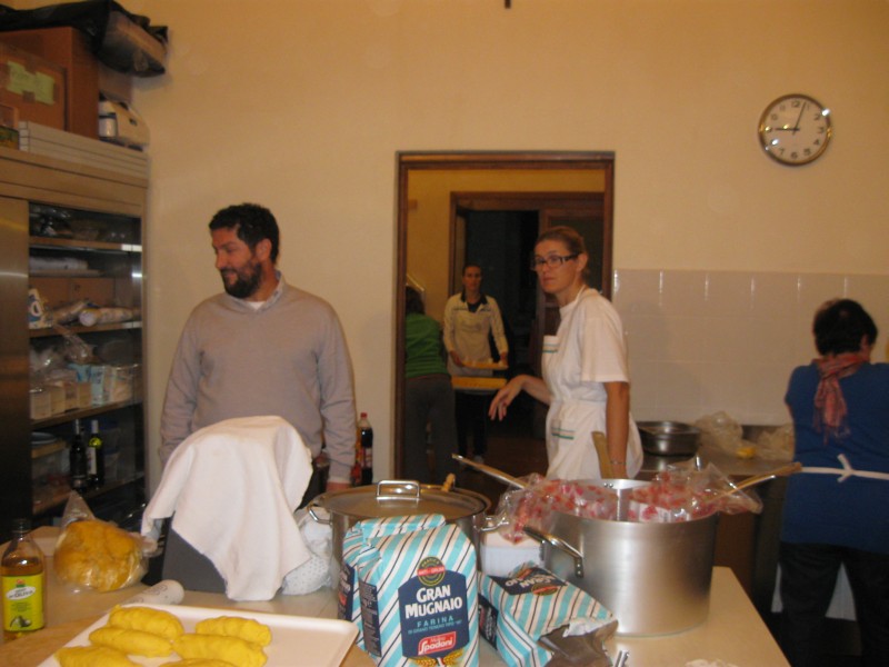 Sagra 2013: Preparazione Cappelletti