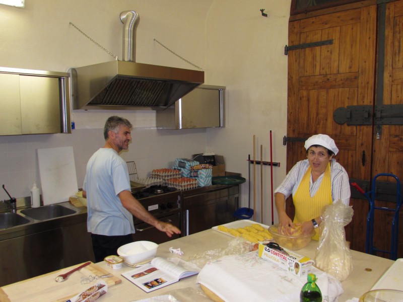 Sagra 2014: Preparazione Cappelletti