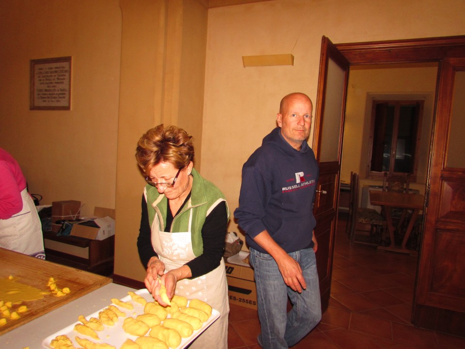 Sagra 2015: Preparazione Cappelletti