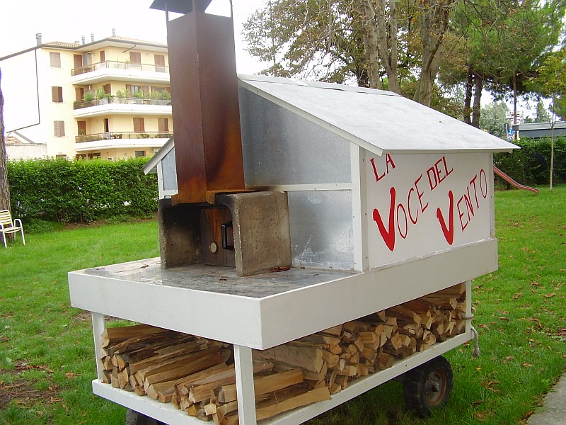 Il glorioso forno a legna dell'associazione