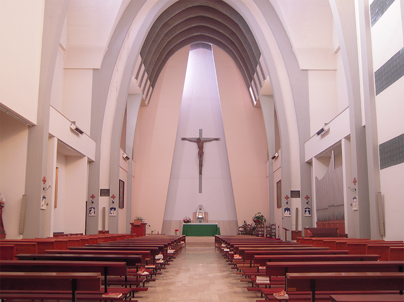 interno chiesa di Mezzano