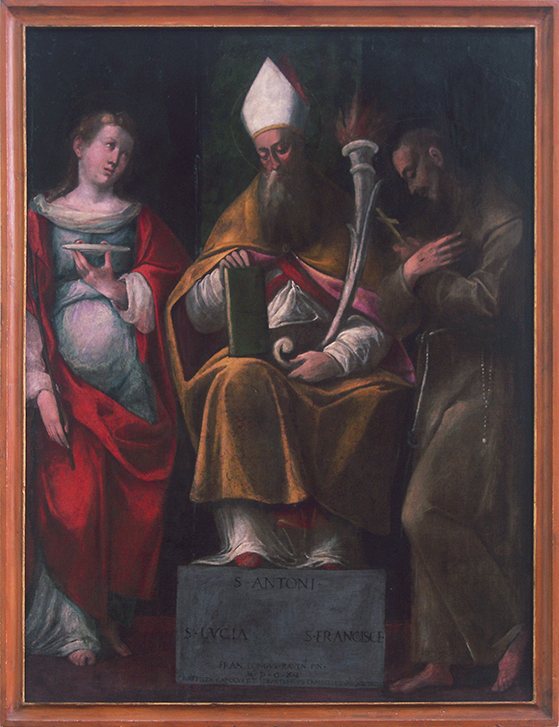 Chiesa di Mezzano: Quadro con Sant'Antonio al centro, Santa Lucia a sinistra e San Francesco a destra